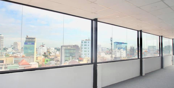 Cho thuê 200 m2 văn phòng trống suốt không cột ngay sân bay TSN