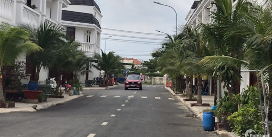 Nhà phố mặt tiền đường lớn ngân hàng bảo trợ 70%