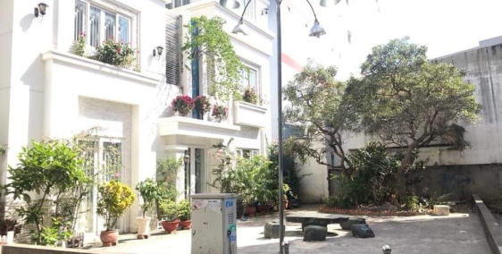 Biệt thự đối diện Aeon Tân Phú, tặng nội thất cao cấp, DT: 12x15m 2 lầu, 28.5 tỷ