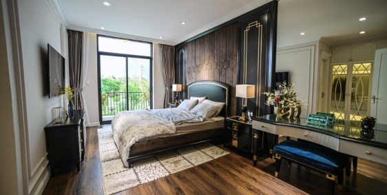 Nhà phố Mặt Tiền Hùng Vương, ven sông Vàm Cỏ Tây, nằm ngay trung tâm hành chính