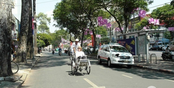 Bán Khách sạn 8 lầu MT Sương Nguyệt Ánh. Thu nhập 2 tỷ/năm