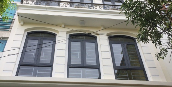 Bán Biệt Thự mới xây tại Trung Kính Có Gara Ô Tô