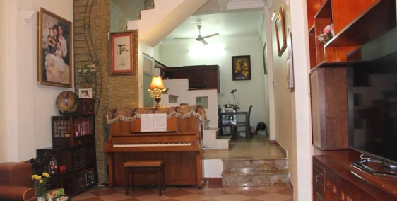 BÁN CĂN NHÀ PHỐ CHÙA LÁNG, DT 30m2 x4 tầng, gần ĐH NGOẠI THƯƠNG