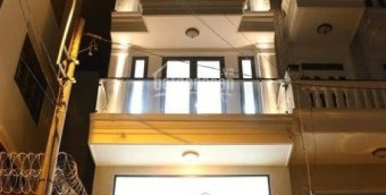 Bán gấp nhà mặt tiền đường An Dương Vương, P. 3, quận 5, DT:4,2mx15m -LH 0931456