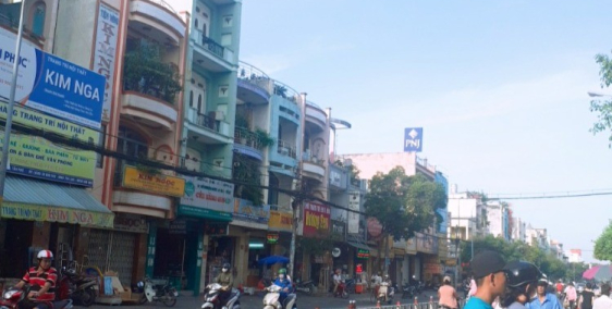 Bán nhà MTKD SẦM UẤT Nguyễn Sơn Q.Tân Phú  DT 4.5X20  CẤP 4  GIÁ 13.5 TỶ