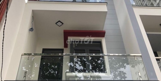 Nhà đường Trịnh Đình Trọng. 4x19m. 3 lầu, nhà đẹp