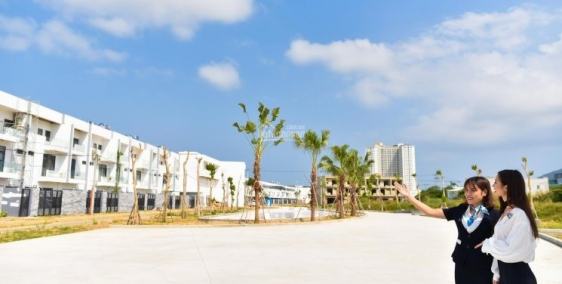 Nhà tiêu chuẩn 5 sao, TTTP Đà Nẵng, view sông hàn, thích hợp nghỉ dưỡng.