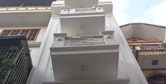 Bán nhà ngõ 376 đường Bưởi giá 8.7 tỷ, 68m2, MT 5,5m. oto vào