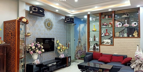 Bán nhà Vũ Ngọc Phan 42m2 x 6 tầng, đầy đủ nội thất, có bãi gửi ô tô ngày đêm