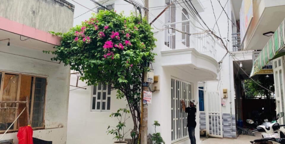 Cần bán nhà 2 tầng 2PN 3.5x7.5m hẻm 3.5m thoáng mát 67 Bùi Văn Ba, Quận 7