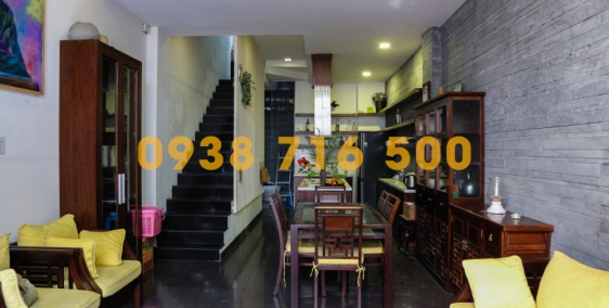 Cần bán gấp nhà đẹp, thiết kế có gu khu ăn uống sầm uất Phan Xích Long