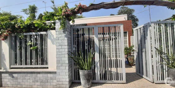 Bán nhà mặt tiền đường trịnh hoài đức  diện tích 3.5m*13m nhà thiết kế  hiện đại