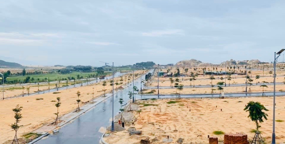 Cần bán nhanh lô shophouse mặt tiền đường 30m, gía rẻ hơn hàng gốc chủ đầu tư