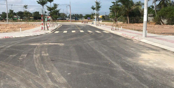 Đường 7m5 có ngay lô đẹp view công viên Điện Thắng. LH 0932441322