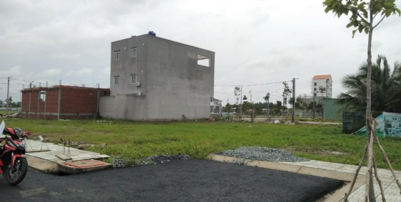 cần bán lô mặt tiền đường diện tích 134m2