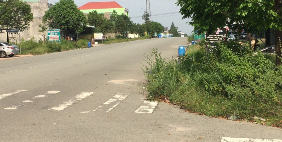 GIA ĐÌNH TÔI CẦN BÁN GẤP 450M2 ĐẤT THỔ CƯ NGAY CHỢ, TIỆN BUÔN BÁN, SÁT KCN