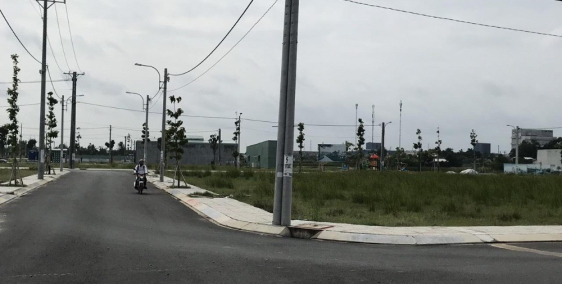 BÁN ĐẤT BÌNH CHÁNH, ĐANG HOT VÀ RẼ ĐẸP,VỊ TRÍ THUẬN TIỆN,GẦN MẶT TIÈN ĐƯỜNG LỚN