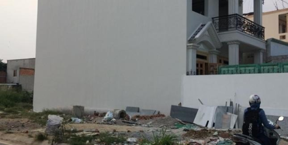 Góc 2mt 108m2 kế chợ Sáng đang cho thuê 3tr/tháng SHR 820tr sang tên ngay