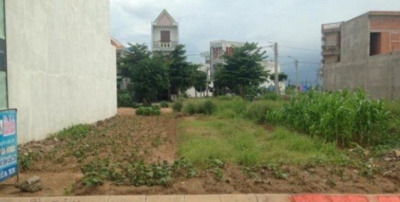 Bán 5x18,4m đất thổ cư,đường Lê Lợi(Hóc Môn) 750tr(thương lượng) 0932203848