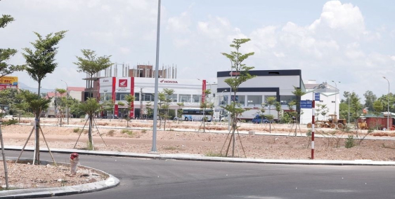 Cần bán 3 lô liền kề đối lưng đường quốc lộ 1A