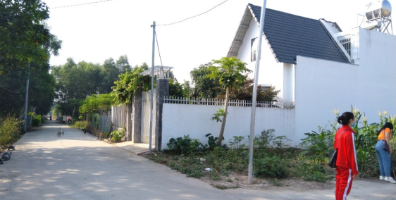 Bán lỗ đất 2 mặt tiền chợ An Viễn Trảng Bom. Giá tổng 13.34m2/600m2. Ra sân bay