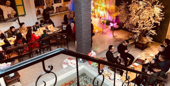 Cho thuê nhà làm nhà hàng mặt phố Quang Trung: 400m2, mặt tiền 33m.