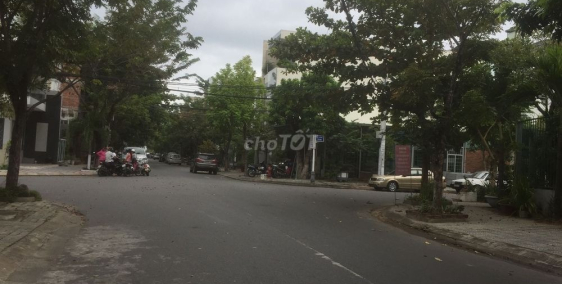 Cho thuê nhà 3 tầng mặt tiền Phạm Phú Tiết, Cẩm Lệ, Đà Nẵng, 18 triệu.