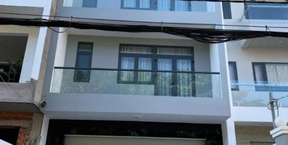 Nhà mới xây 4 tầng 5PN cạnh trường Nguyễn Hữu Thọ 62 Lâm Văn Bền, Quận 7