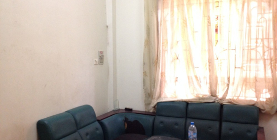 Cho thuê nhà 3 tầng ngõ 88 đường Cầu Giấy, HN. 2 PN, đủ nội thất .Giá 7,8 tr