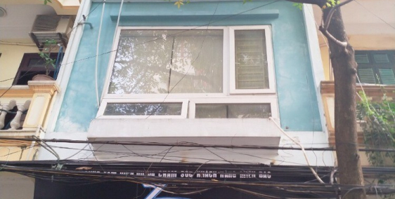 chính chủ cho thuê nhà tại trung Kính ở luôn giá 30tr 5 tầng