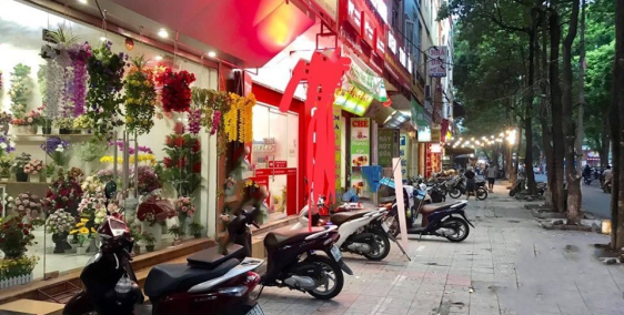 Mặt Phố Phan Phù Tiên, Cát Linh. Kinh doanh sinh lời 150tr/tháng, 40m2, mặt tiền