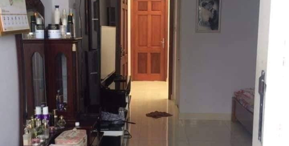 Cho thuê nhà 6m*10m, 8tr/tháng ( TL ), 1 trệt 1 lầu, xe hơi đi, đường 52, P.HBC