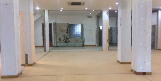 Văn phòng ngay sân bay Tân Sơn Nhất 74 m2 = 13 tr / tháng (10 USD / m2) rẻ nhất