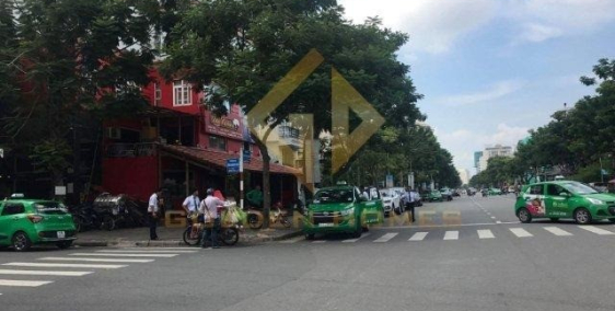 Cần bán Nguyên căn Khách sạn 12 phòng thang máy đường số 6, Q 7