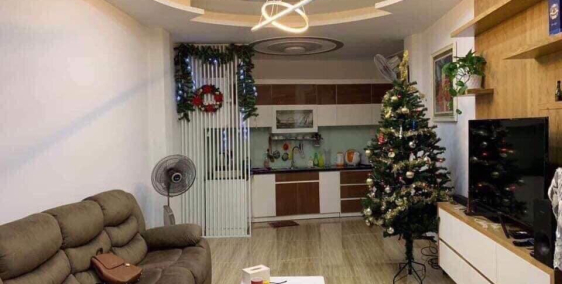 Bán nhà 2 tầng, 36m2 chỉ 4.8 tỷ, hẻm xe hơi, trung tâm Quận 1.