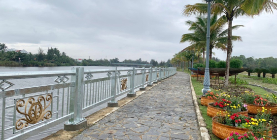 Chính chủ bán đất lô 200m2 ngay mặt tiền sông, có sổ đỏ ngay