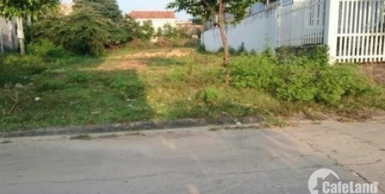 Có miếng đất mặt tiền tỉnh lộ 8, giá 750tr/125m2, SHR