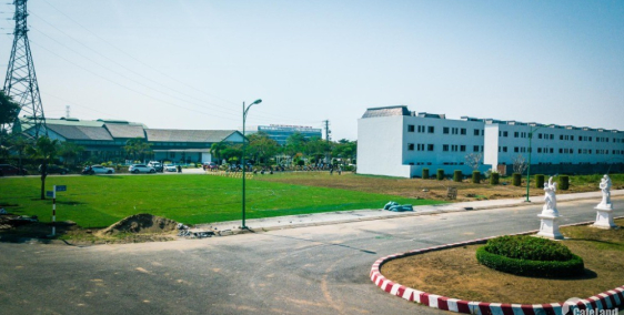 Đất thổ cư MT đường lớn, kế bên trung tâm hành chính DT 5x20m, SHR giá 2.2 tỷ