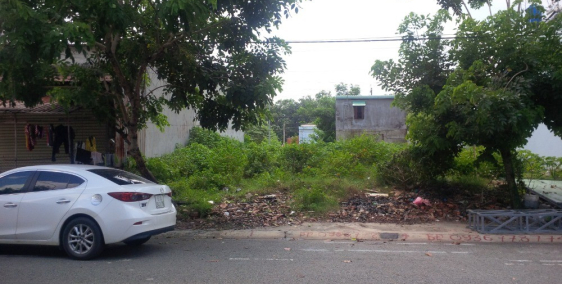 SẮP TẾT RỒI, KẸT LẮM MỚI RAO BÁN LÔ ĐẤT   TÂM HUYẾT 300M2 MT NHỰA 25M ĐỐI DIỆN