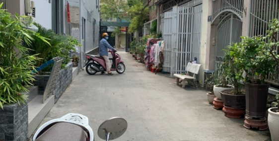 Cho thuê nhà 2 tầng 2PN có nội thất HXH gần LOtte Mart Quận 7