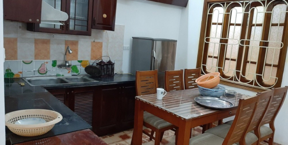 Cho thuê nhà đẹp 4 tầng 4 phòng ngủ giá rẻ đường Khương Đình