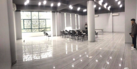 Chính chủ cho thuê nhà mới xây làm văn phòng 100m2 mặt đường Trần Thái Tông, Cầu