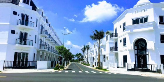 Bán gấp nhà phố SimCity 88.5m2 view hồ giá 4 tỷ 4