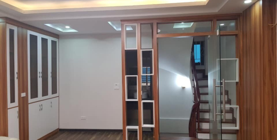 Cần bán gấp Mặt phố Phúc Xá giá 7 tỷ, 35m2, MT 4,3m, hg TN