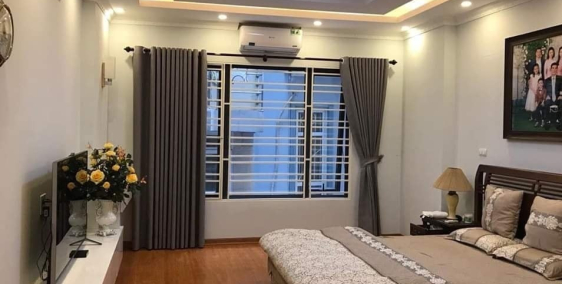 Cần bán nhà đẹp phố văn cao 38mx3tầng=3,5tỷ