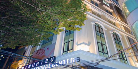 Bán tòa Nhà Văn Phòng 8 tầng mặt phố Phùng Chí Kiên.DT 110m2 GIÁ=32 tỷ