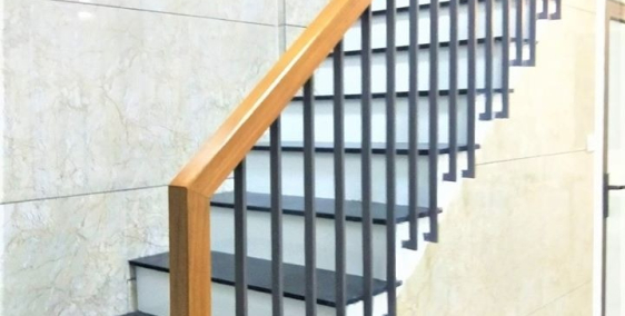 Cần bán gấp Mặt phố Bạch Đằng giá 9.5 tỷ, 57mx5 tầng, lô góc, KD tốt