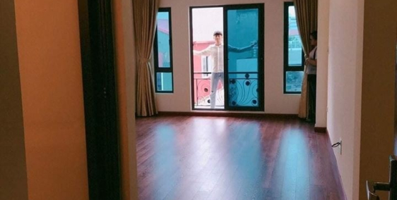 Cần bán nhà đẹp phố nguyễn đức cảnh 36mx5tầng=3,8tỷ