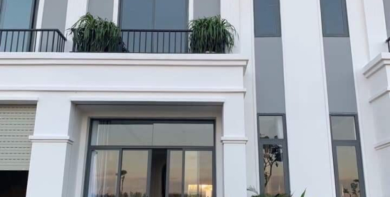 Cần Bán Gấp Nhà Phố Mặt Tiền Đường Hùng Vương Dự Án " LAVILA GREEN CITY ".