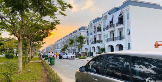 Đẳng Cấp Nhà Phố Thiết Kế Chuẩn Châu Âu " lavila Green city ".